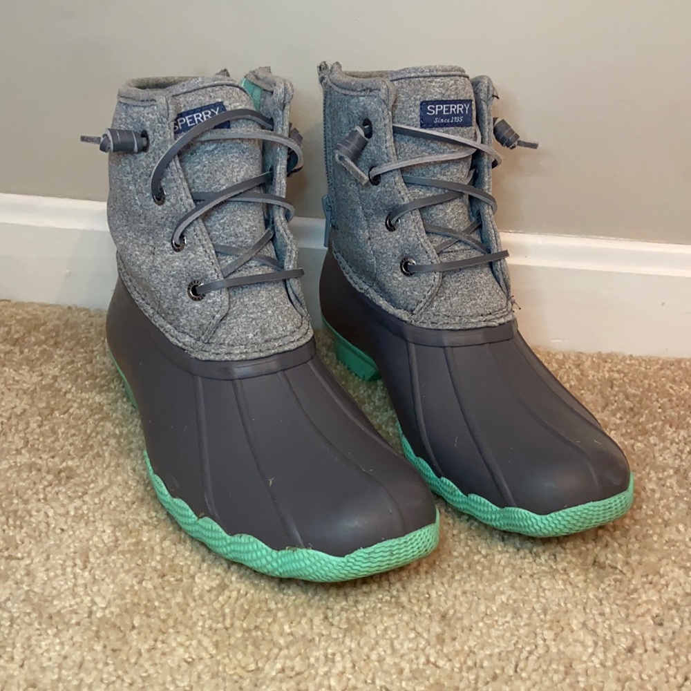 Duck boots